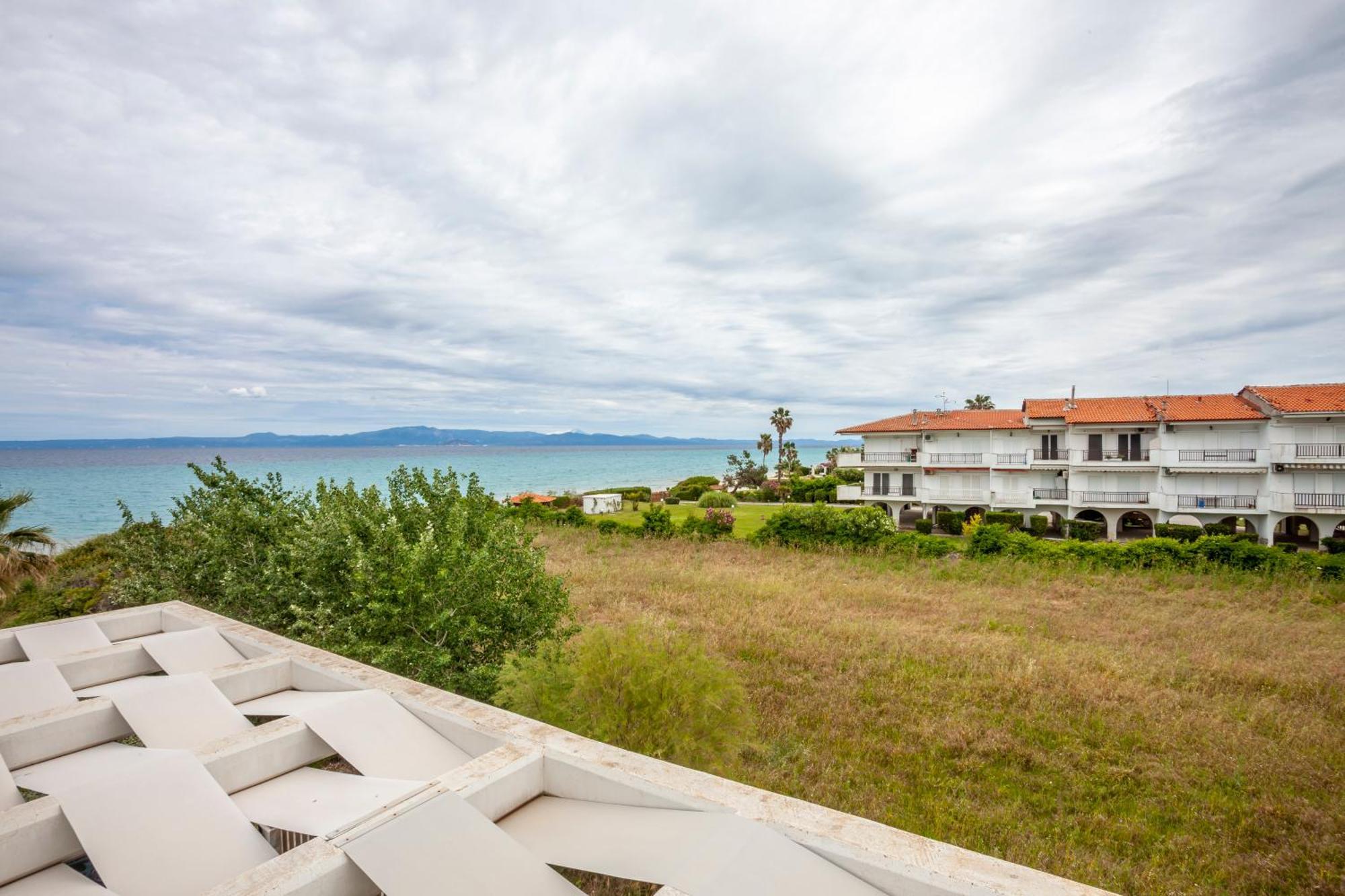 Villa Hanioti Dream Seafront Exterior photo